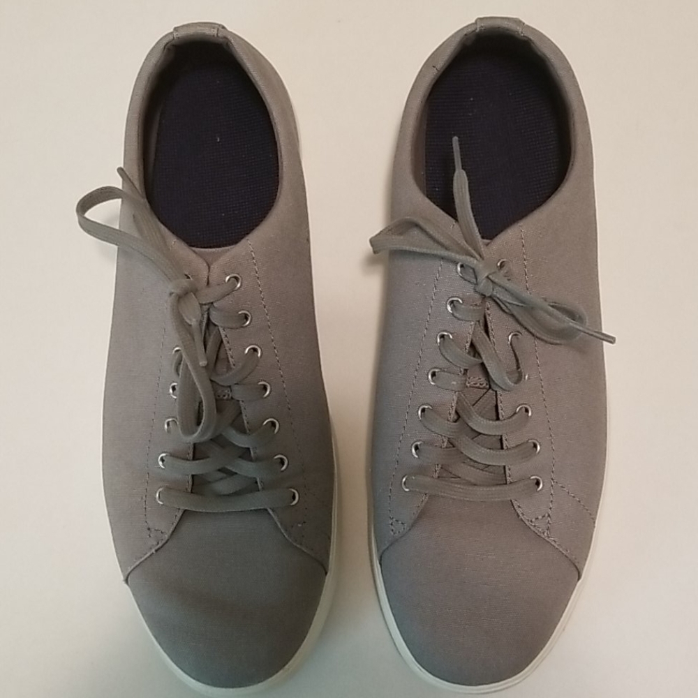 Cole Haan Grand Crosscourt Sneaker 12M like new